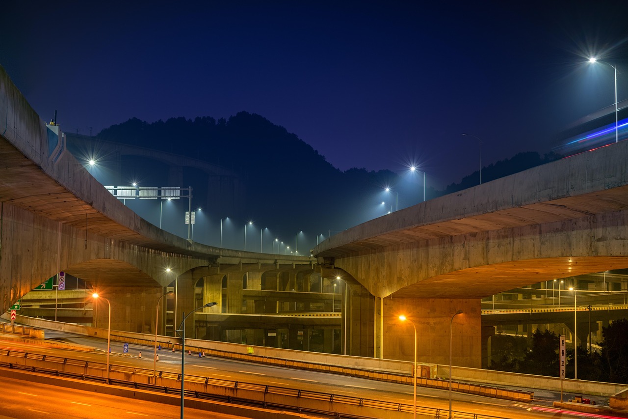 高速公路豬肉爭奪戰(zhàn)，最新動(dòng)態(tài)分析